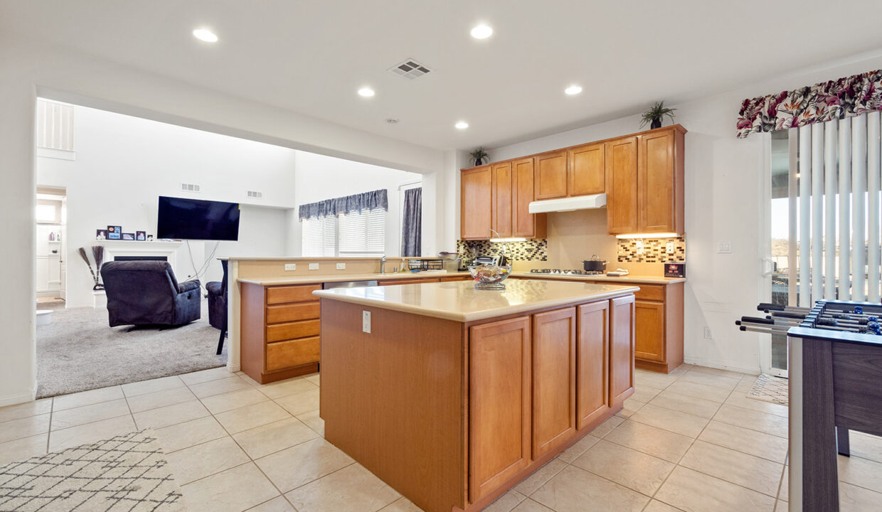 3661 Paddock Way, Lancaster, CA 93536